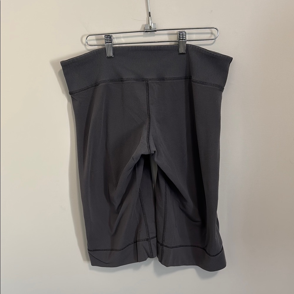Lululemon Women's Gray Knee length Shorts